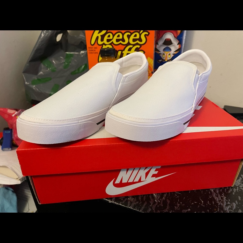 Brand new women Nikes size10 still in box